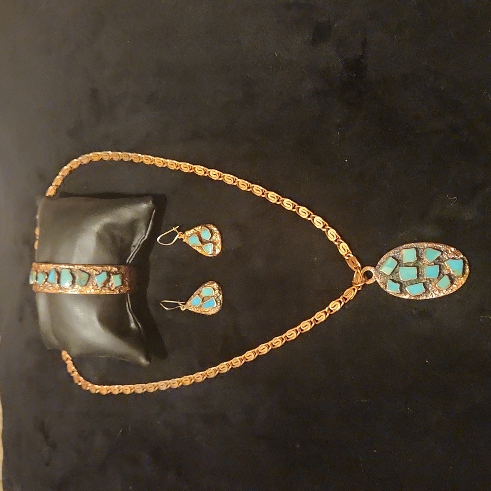 Rare VINTAGE BELL TRADING Post. Solid Copper and Turquoise  3 piece matching set